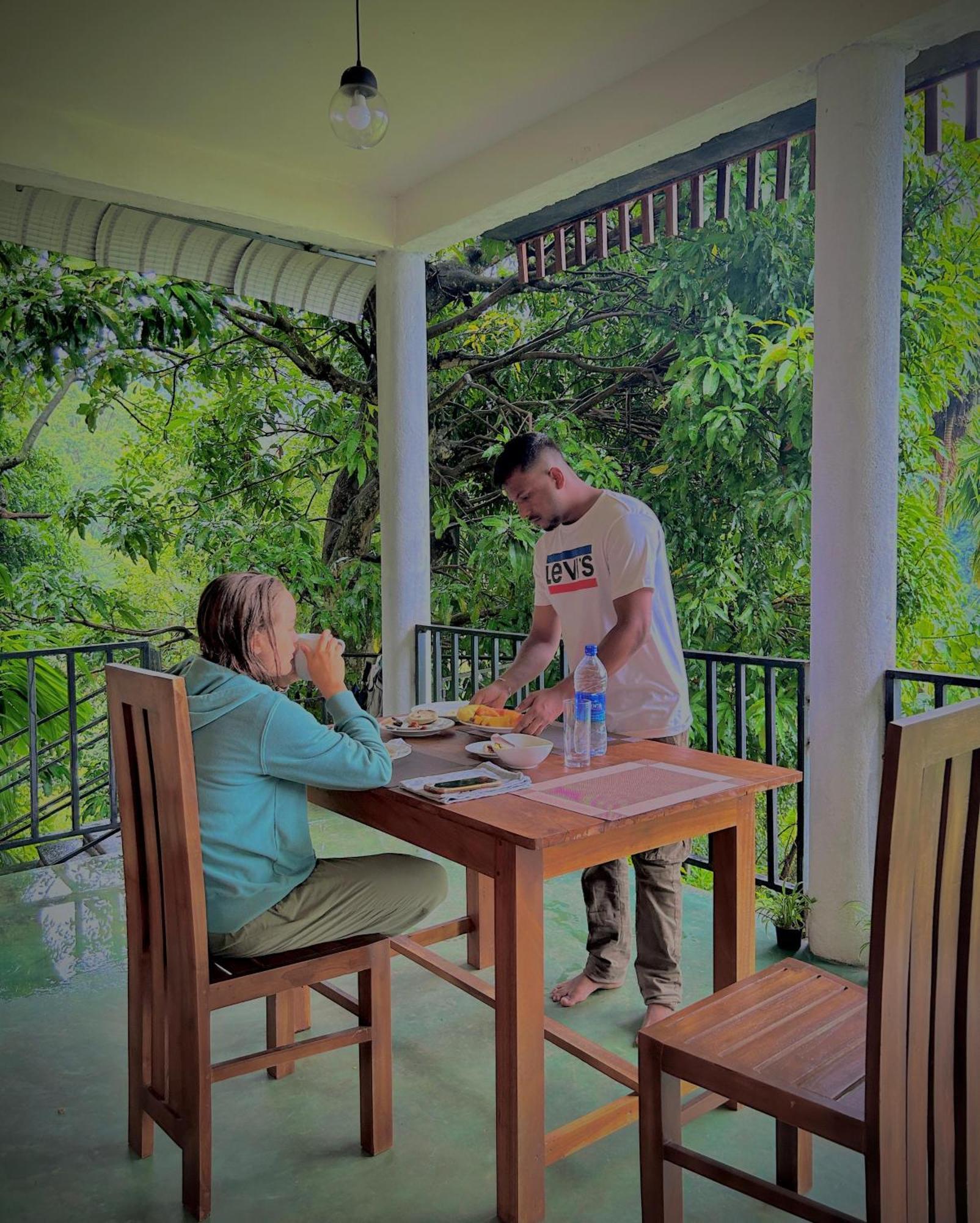 Nature Green Hotels On Rock Home 엘라 외부 사진