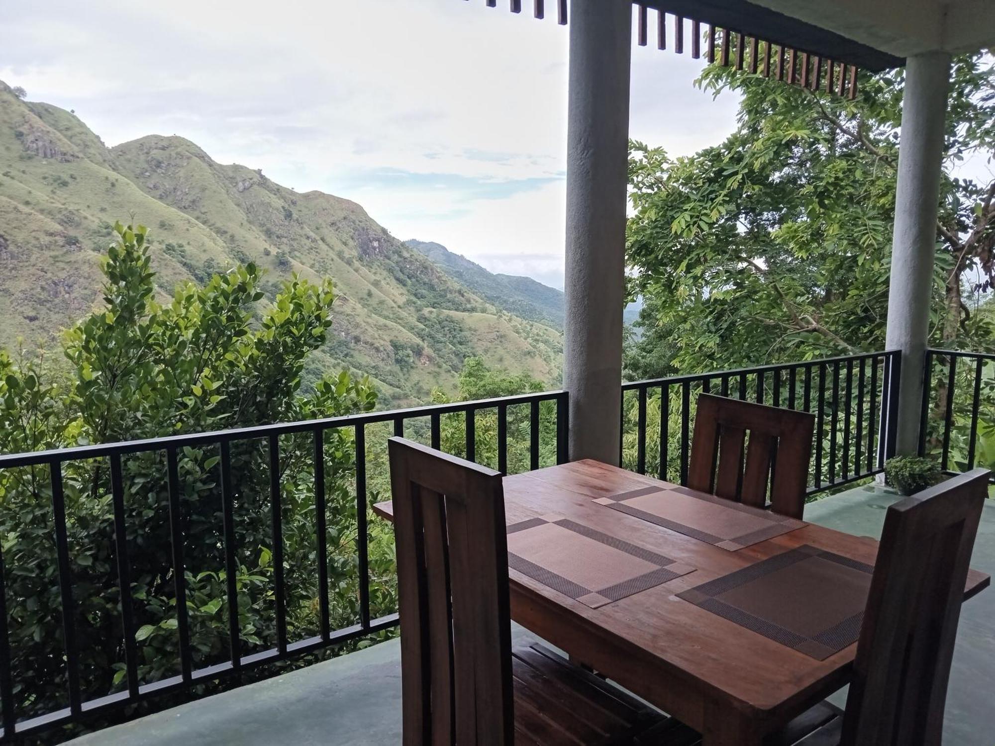 Nature Green Hotels On Rock Home 엘라 외부 사진